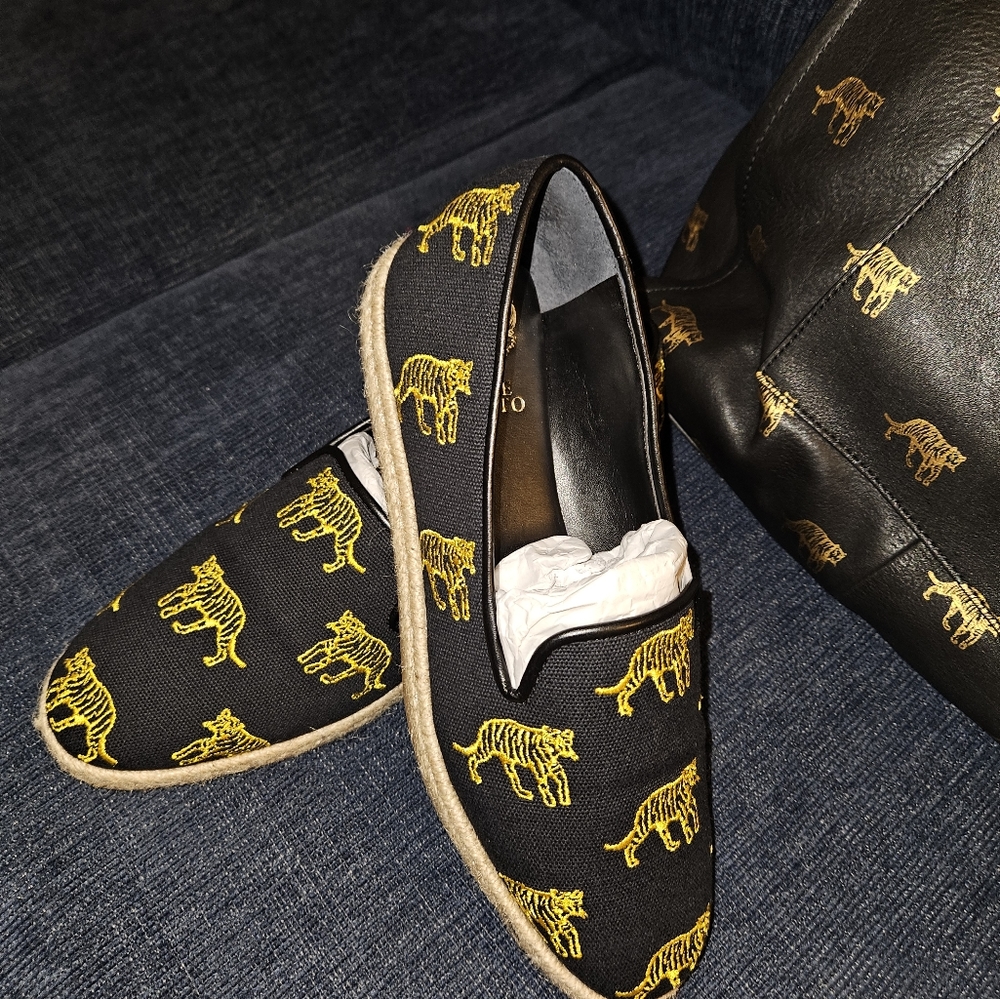Shoes - Picture 2 of 4